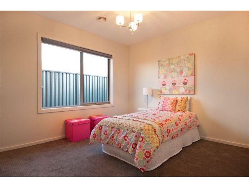 13 Springwater Drive, Lara VIC 3212