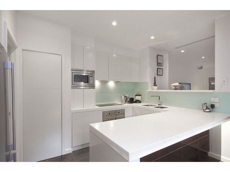 1 B Pine Avenue, North Shore VIC 3214
