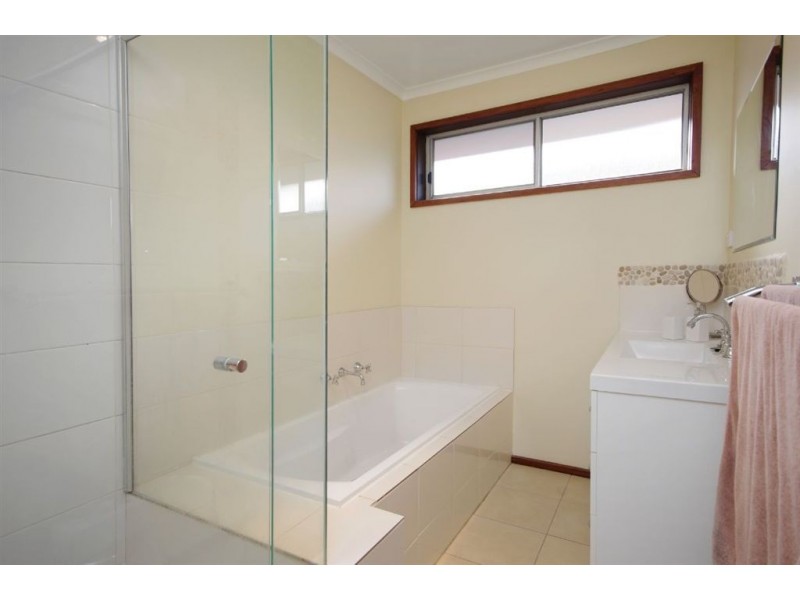 210 Thompson Road, North Geelong VIC 3215