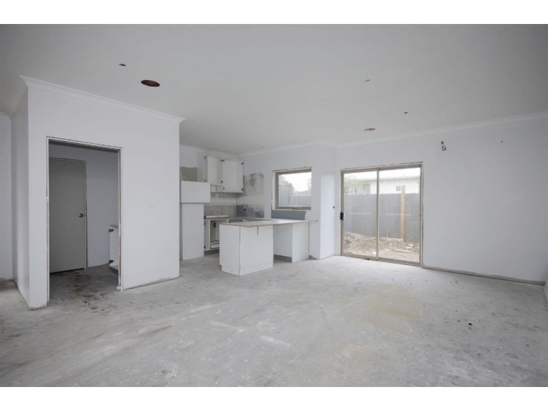 2/17 Curtin Street, Bell Park VIC 3215