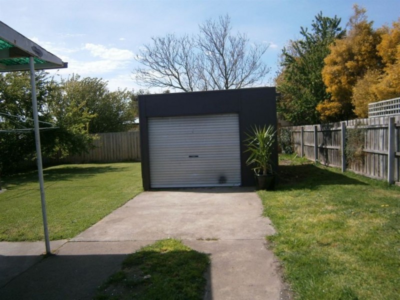 17 Little Avenue, Hamlyn Heights VIC 3215