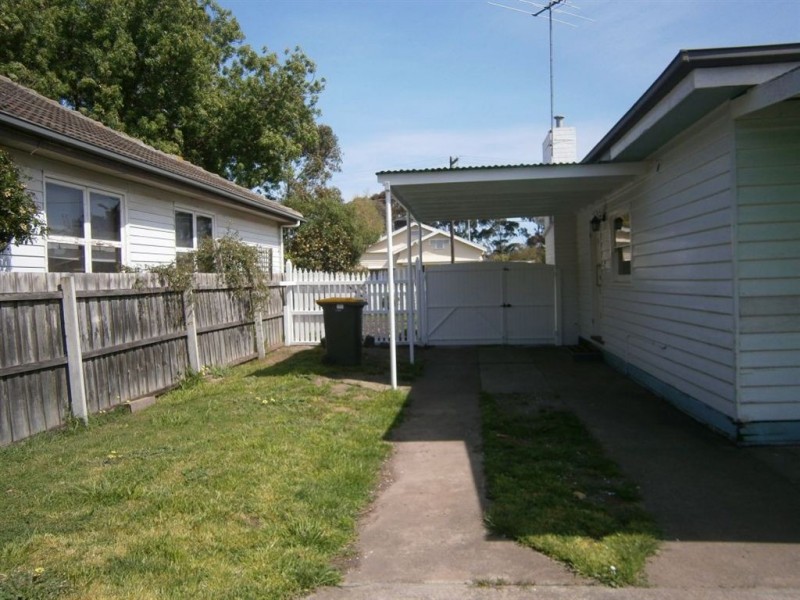 17 Little Avenue, Hamlyn Heights VIC 3215