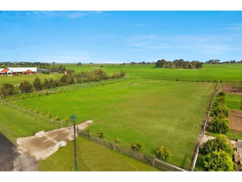 14 Glenora Place, Batesford VIC 3221