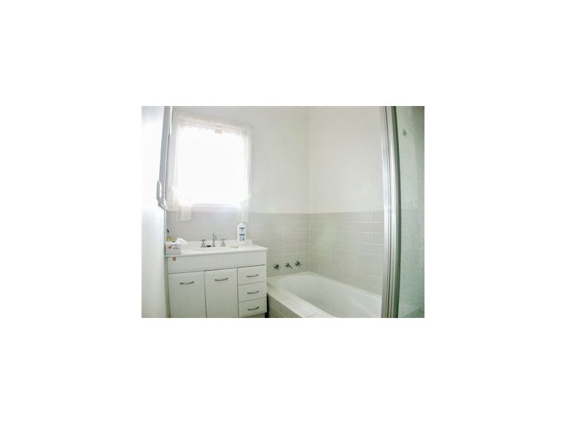 10 Rodbrough Crescent, Corio VIC 3214