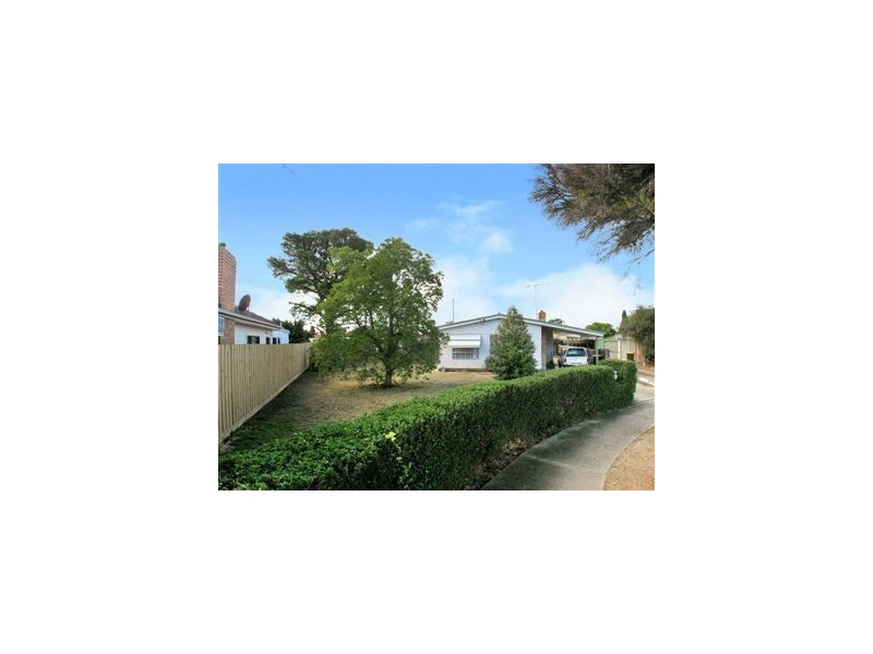 10 Rodbrough Crescent, Corio VIC 3214