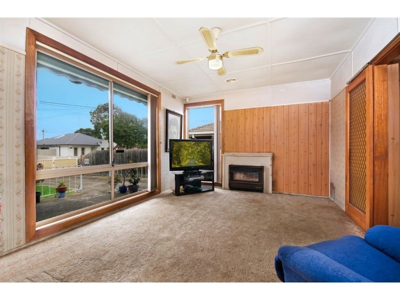 1 Lowan Avenue, Norlane VIC 3214