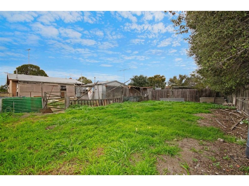 1 Lowan Avenue, Norlane VIC 3214