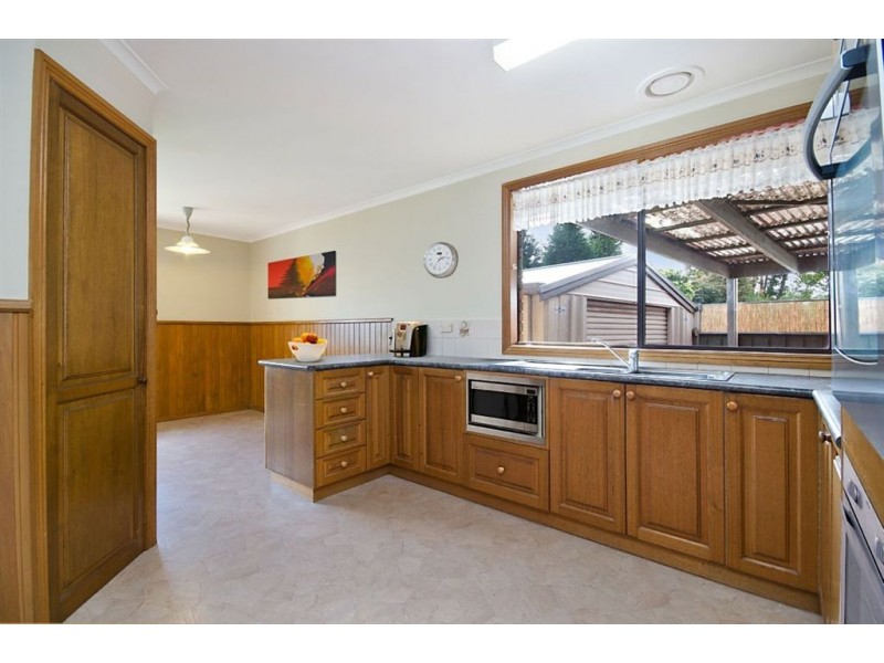 17 Lowrey Court, Corio VIC 3214