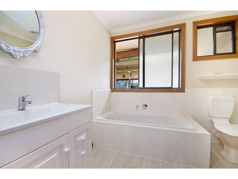 17 Lowrey Court, Corio VIC 3214