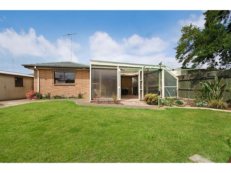 17 Lowrey Court, Corio VIC 3214