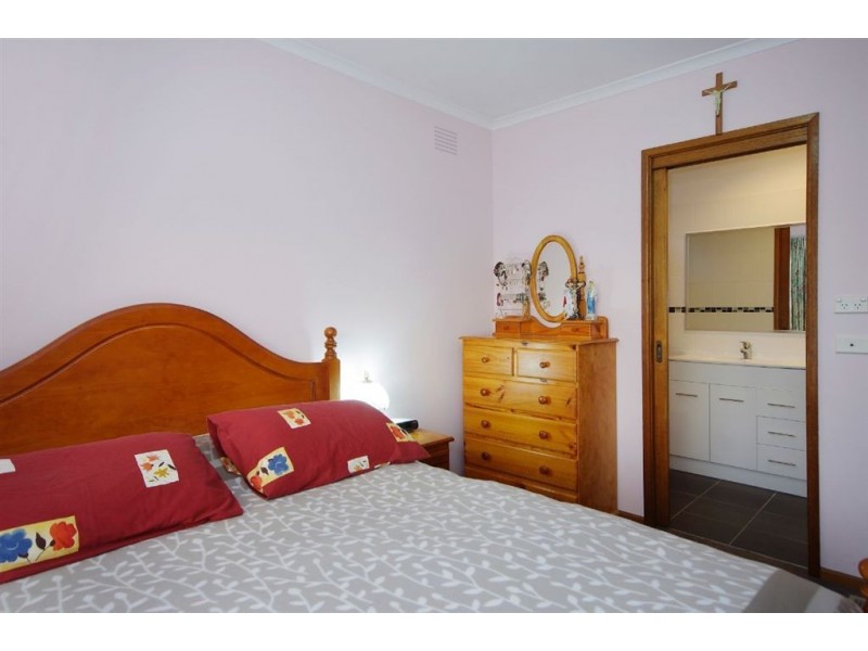 10 Hedgeley Road, Bell Park VIC 3215