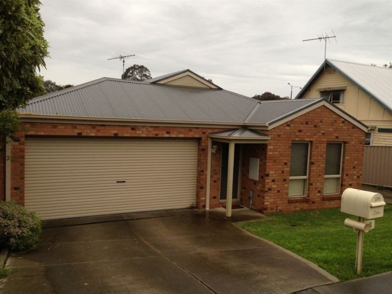 1/32 Torquay Road, Belmont VIC 3216