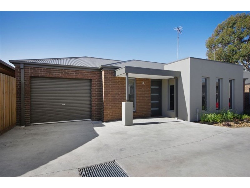 2/4 Karlovac Court, Bell Park VIC 3215