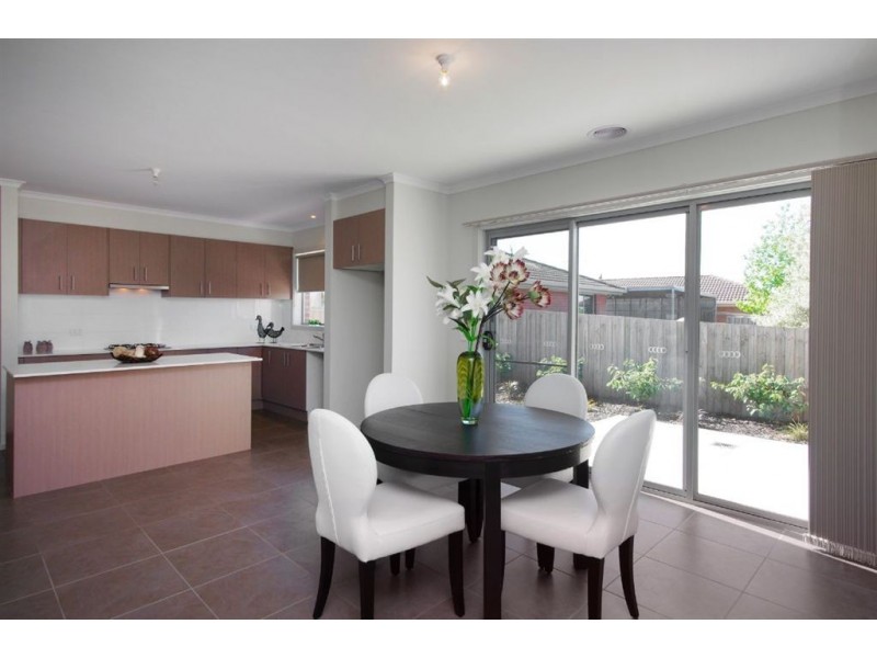 2/4 Karlovac Court, Bell Park VIC 3215