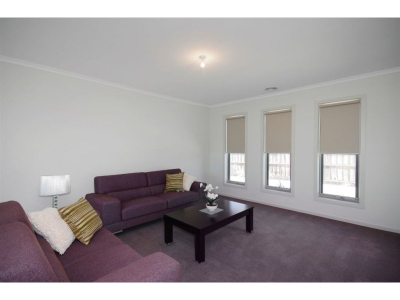 2/4 Karlovac Court, Bell Park VIC 3215