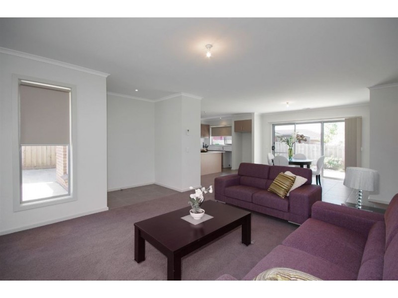 2/4 Karlovac Court, Bell Park VIC 3215