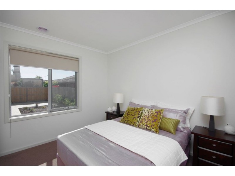 2/4 Karlovac Court, Bell Park VIC 3215