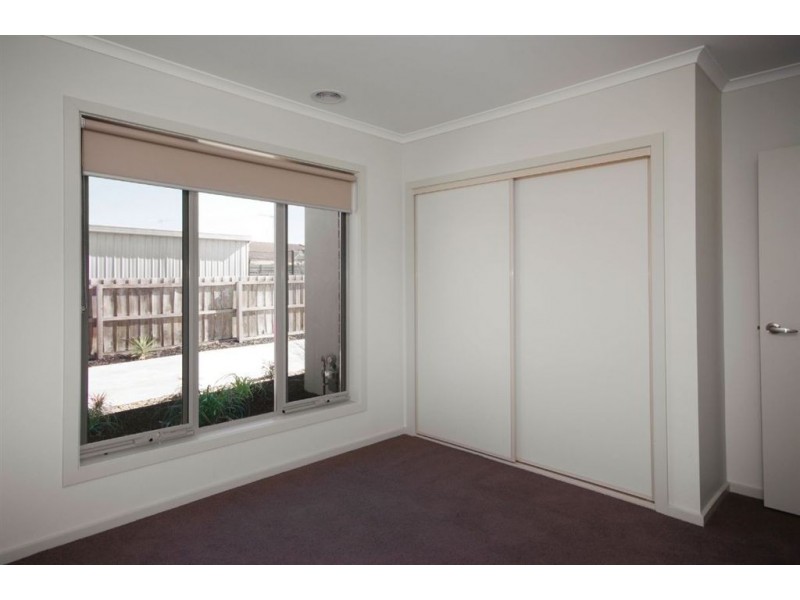 2/4 Karlovac Court, Bell Park VIC 3215