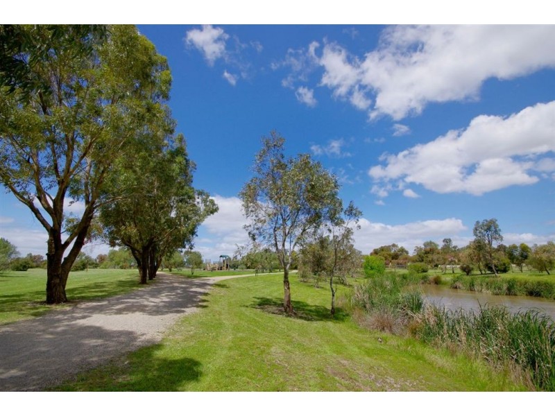 75 Country Gardens Drive, Lara VIC 3212