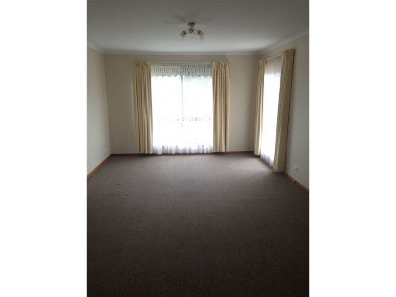 2/12 Rosemont Crescent, Bell Post Hill VIC 3215