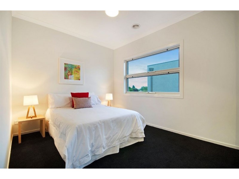 1/22 Myrtle Grove, North Shore VIC 3214