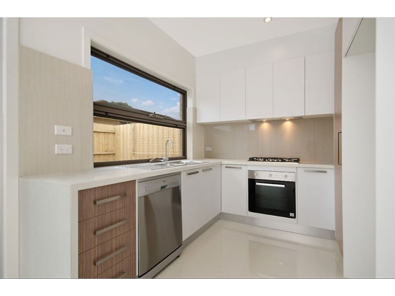 2/22 Myrtle Grove, North Shore VIC 3214