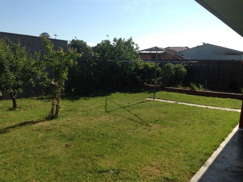 13 Tallinn Street, Bell Park VIC 3215