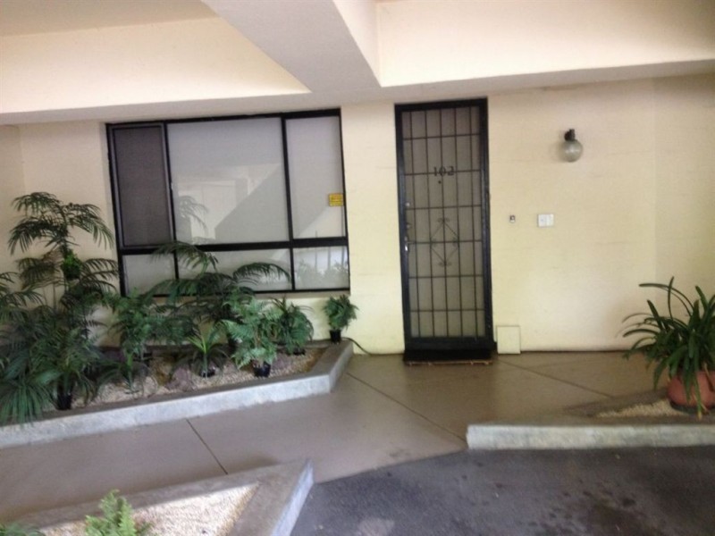 102/64 Eastern Beach Road, Geelong VIC 3220