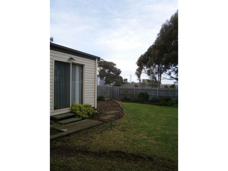 70 Nanworen Crescent, Bell Park VIC 3215