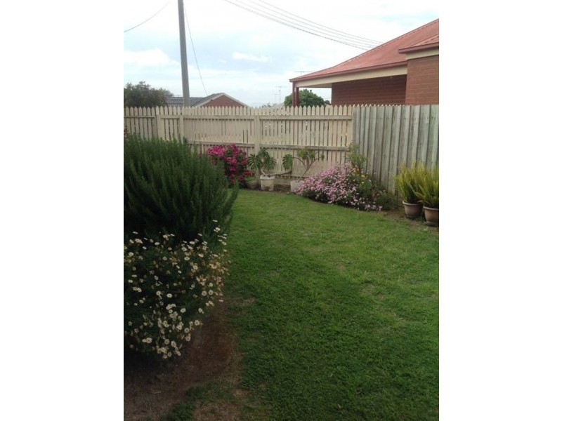 61 Burlington Crescent, Leopold VIC 3224