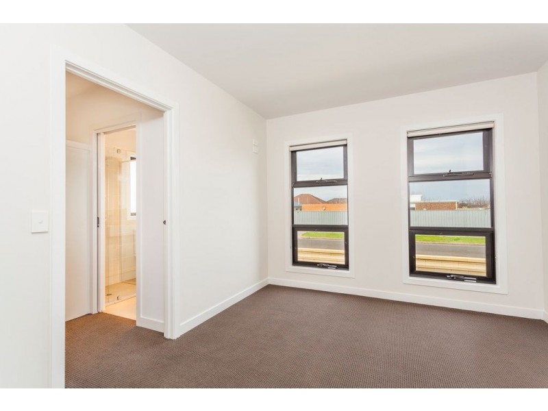 69 Hughes Street, Bell Park VIC 3215