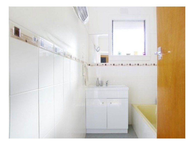 42 Poplar Street, Newcomb VIC 3219