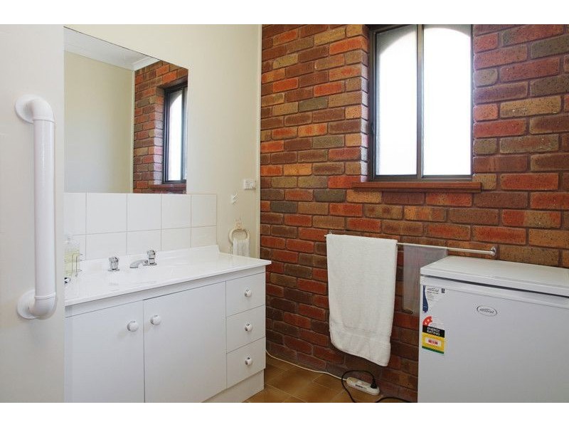 4/10-12 Chatham Close, Bell Post Hill VIC 3215