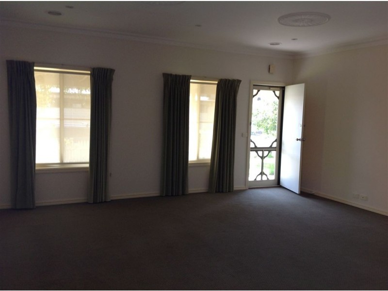 1 Chadwick Street, Newtown VIC 3220