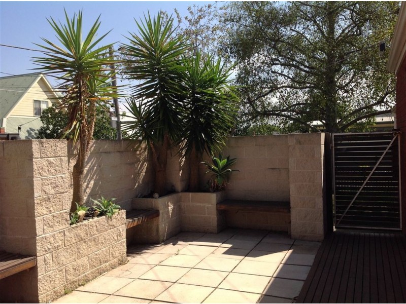 1 Chadwick Street, Newtown VIC 3220