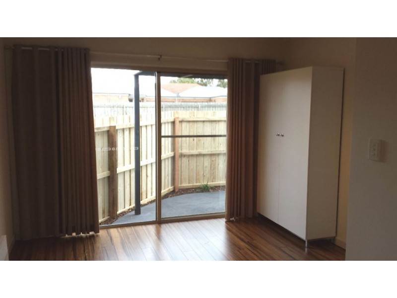 9 Warren Street, East Geelong VIC 3219