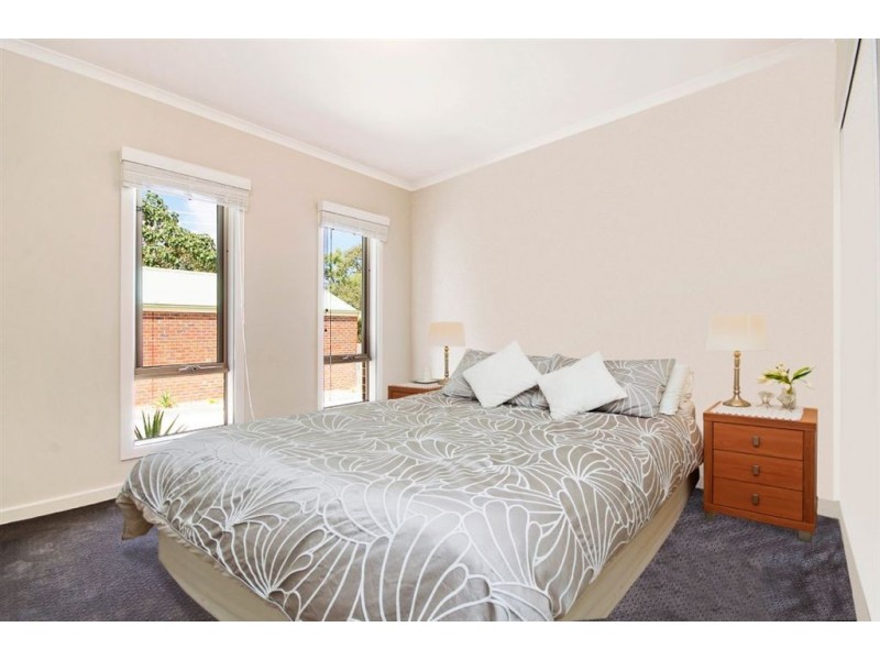 4/4 Reta Close, Leopold VIC 3224