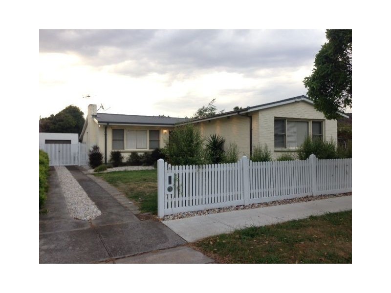 4 Landy Avenue, Highton VIC 3216