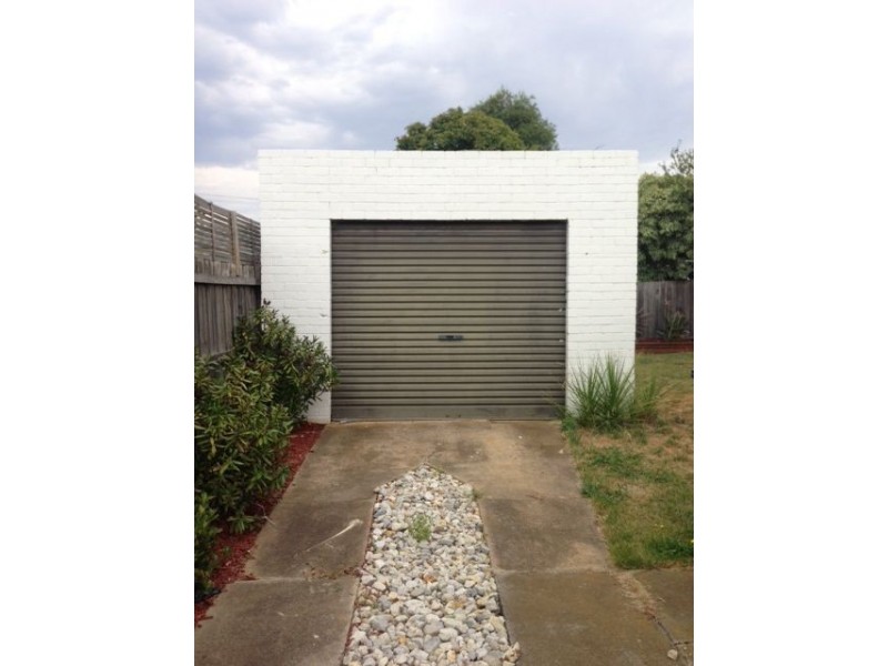 4 Landy Avenue, Highton VIC 3216