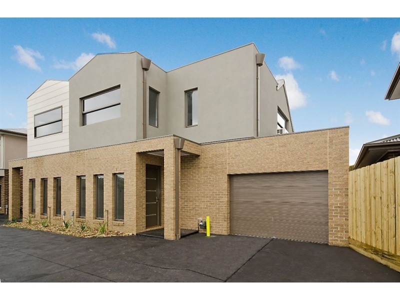 2/22 Myrtle Grove, North Shore VIC 3214