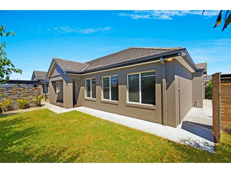 1 McQuinn Close, Lovely Banks VIC 3221