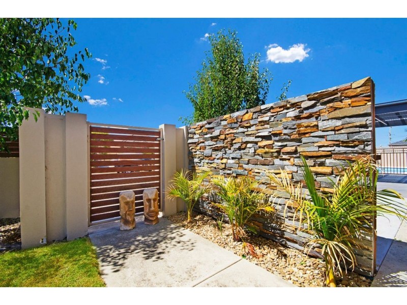 1 McQuinn Close, Lovely Banks VIC 3221