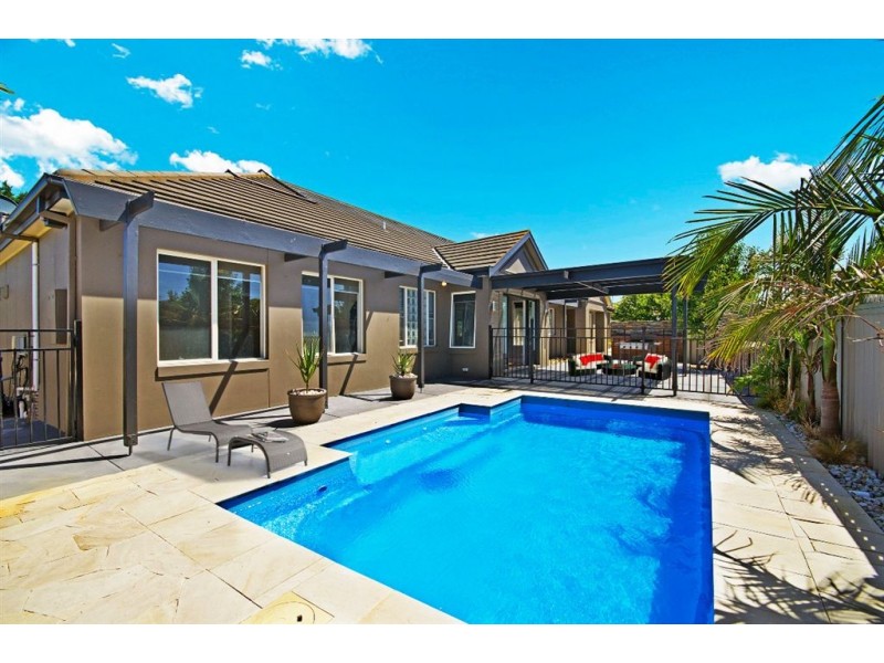 1 McQuinn Close, Lovely Banks VIC 3221