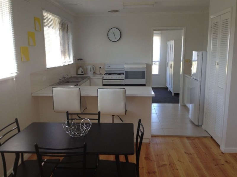 6 Fryers Road, Highton VIC 3216