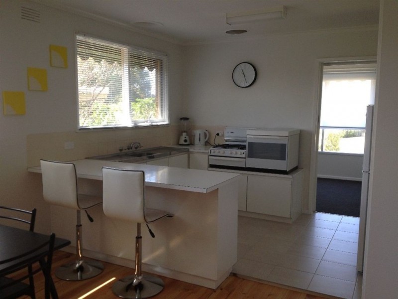 6 Fryers Road, Highton VIC 3216