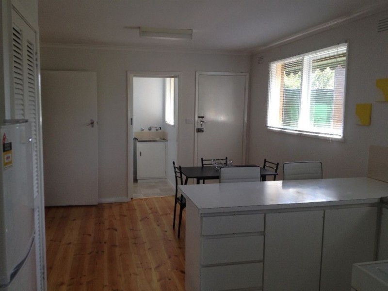 6 Fryers Road, Highton VIC 3216