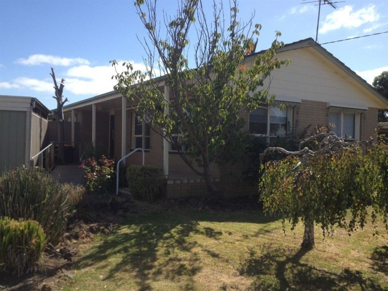 6 Fryers Road, Highton VIC 3216