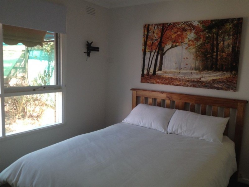 6 Fryers Road, Highton VIC 3216