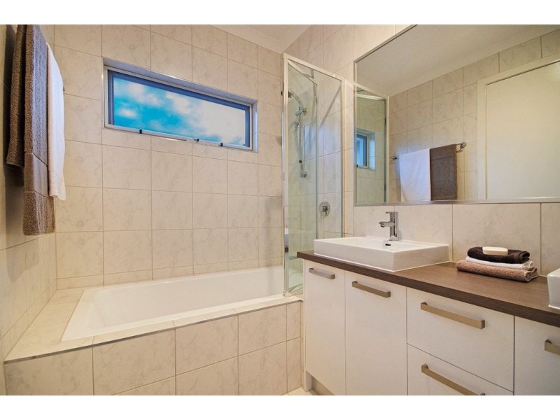 1/22 Myrtle Grove, North Shore VIC 3214