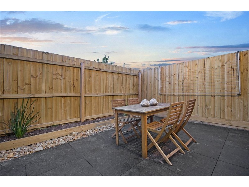 4/22 Myrtle Grove, North Shore VIC 3214